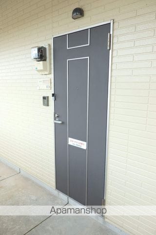 SURPLUSチェリーの玄関写真