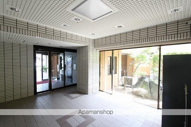 ダイアパレス栗林公園南の玄関写真