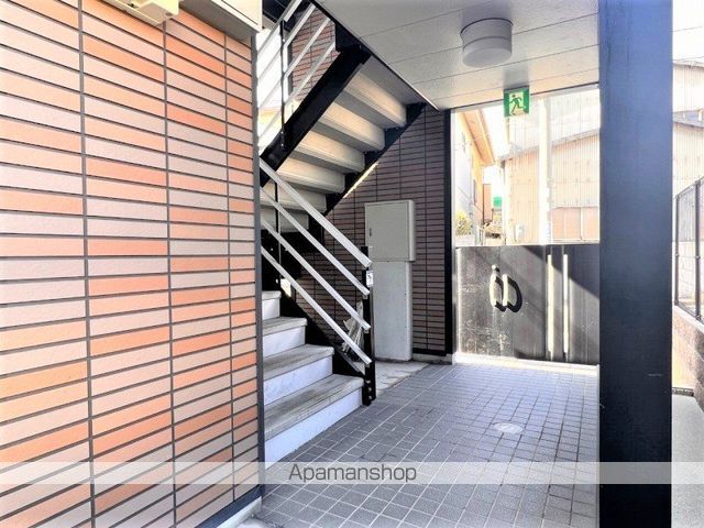 レオパレスきずりの玄関写真