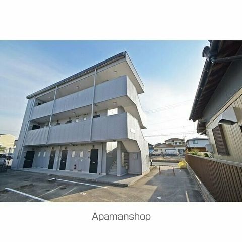 ラポール川本の玄関写真