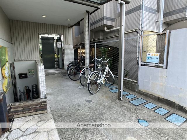 RS相模原の玄関写真