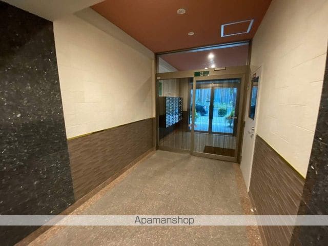 プラントビル本町の玄関写真