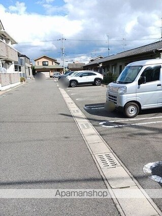 クオーレ　Ａ[1R/32.9m2]の駐車場