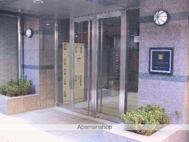 ルーブル中野富士見町の玄関写真