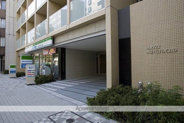 レジディア日本橋人形町IIの玄関写真