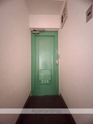 重岡ビル[2LDK/52m2]の玄関