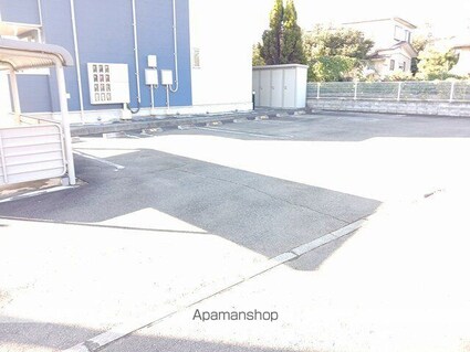 イエローストーン[1LDK/37.57m2]の駐車場