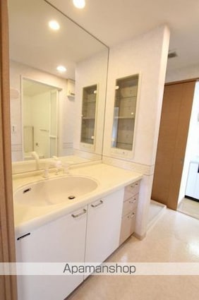 香川県高松市浜ノ町[4LDK/92.8m2]の洗面所