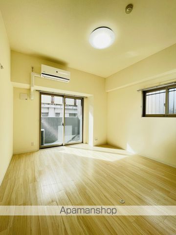 Avantiの内装写真