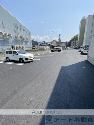 レジデンスＳＵＭＩＨＯＵ[2LDK/57.96m2]の駐車場3