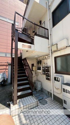 アローハイツの玄関写真
