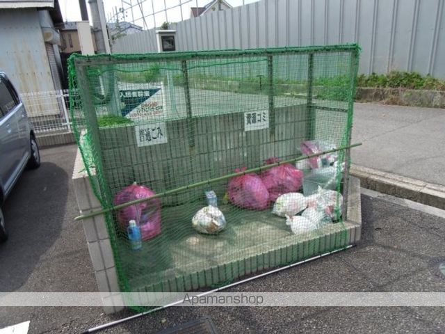 ワイズ クレスト 久米田の内装写真