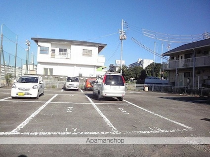 高知県高知市鴨部１丁目[1LDK/44.2m2]の駐車場