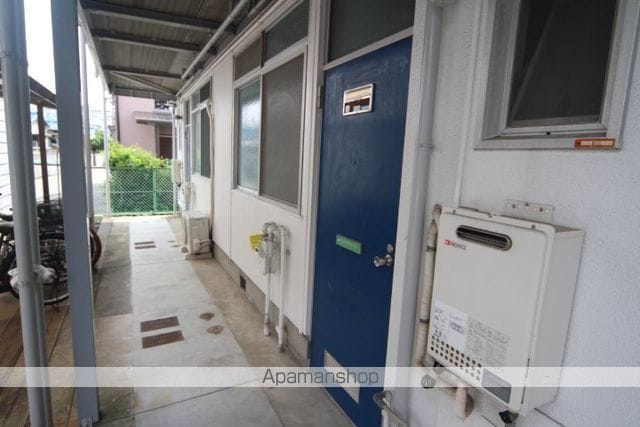 西小路ハイツの玄関写真