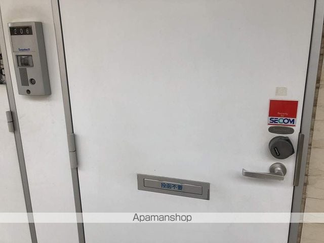 レオパレスストリームIIの玄関写真