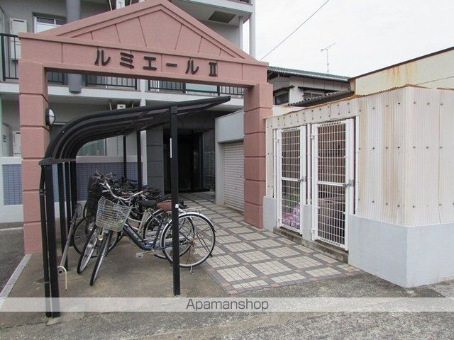 ルミエールIIの玄関写真