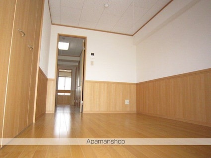 プランドビル八幡[2K/38.34m2]のリビング・居間