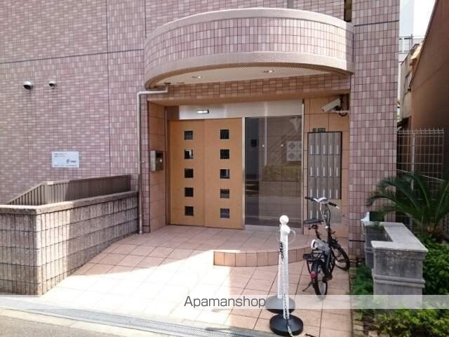 グラージュ小路の玄関写真