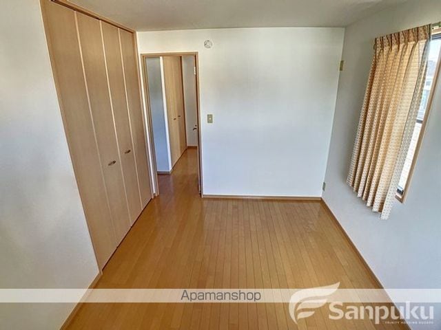 松山市 2階建 築26年の内装写真