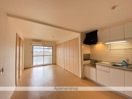 ロイヤル泉[2LDK/55.39m2]のリビング・居間