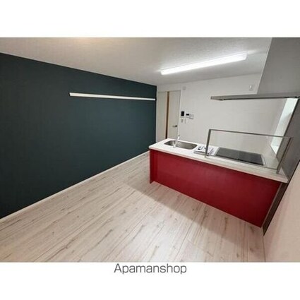 ＡＶＯＮ　ＨＯＵＳＥ　ＫＯＨＩＮＡＴＡ[1LDK/32.81m2]のリビング・居間1