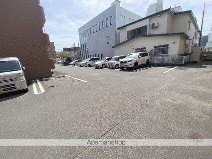 ジェルメ大手町２号棟[1LDK/48.51m2]の駐車場