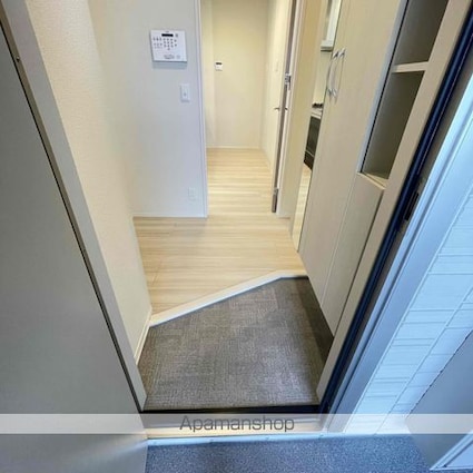 インヴィート[1LDK/40.37m2]の玄関