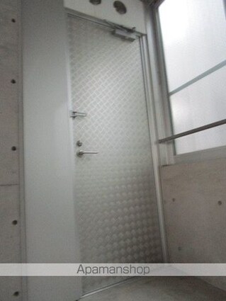 東京都中野区中央５丁目[1R/33.43m2]の玄関