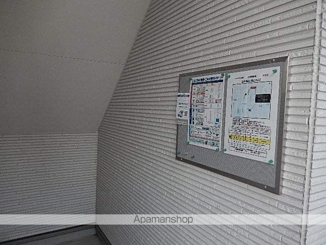 ルークス名古屋の玄関写真