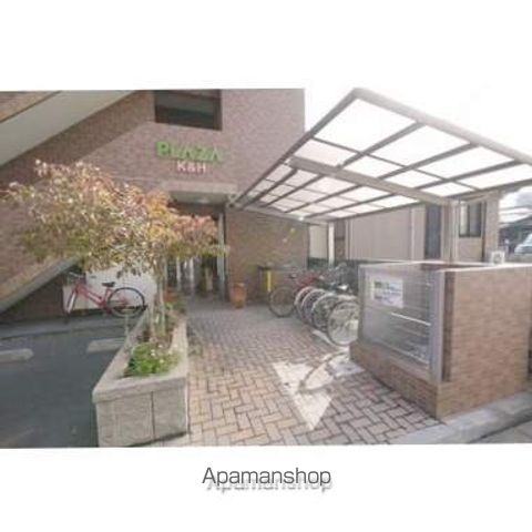 PLAZA K&Hの玄関写真