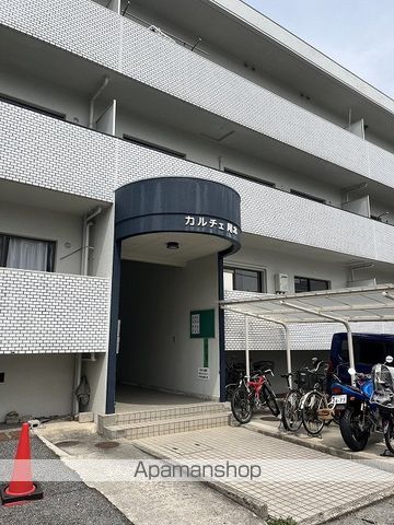 カルチェ尾本の玄関写真