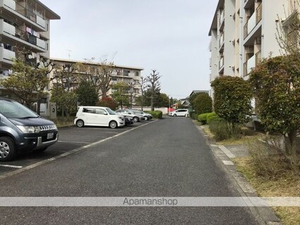守山駅前東住宅３号棟[3LDK/66.44m2]の駐車場
