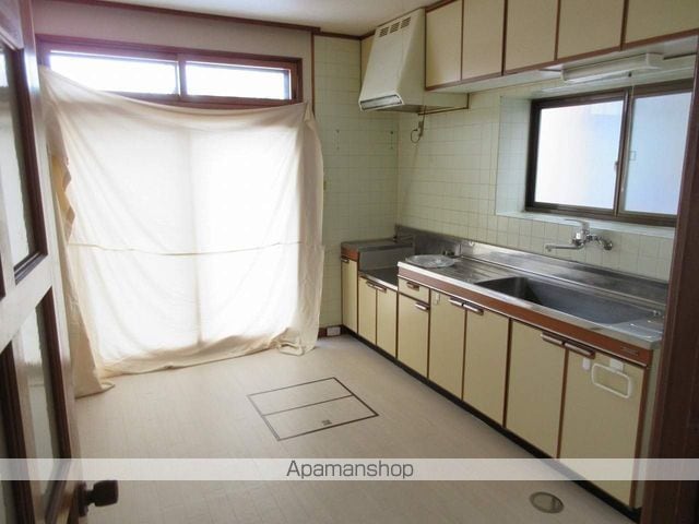 西見前トナン貸家の内装写真