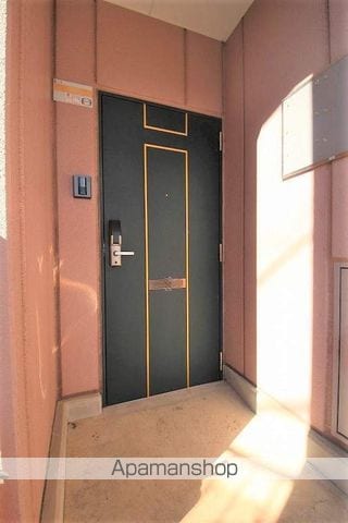 シティーリバーVIの玄関写真