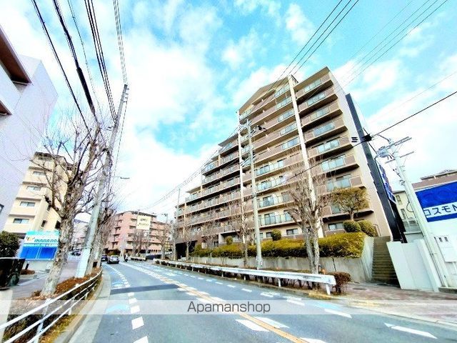 RONA HYATTの外観写真