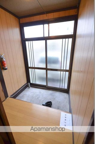 弥生町一棟二戸建の内装写真