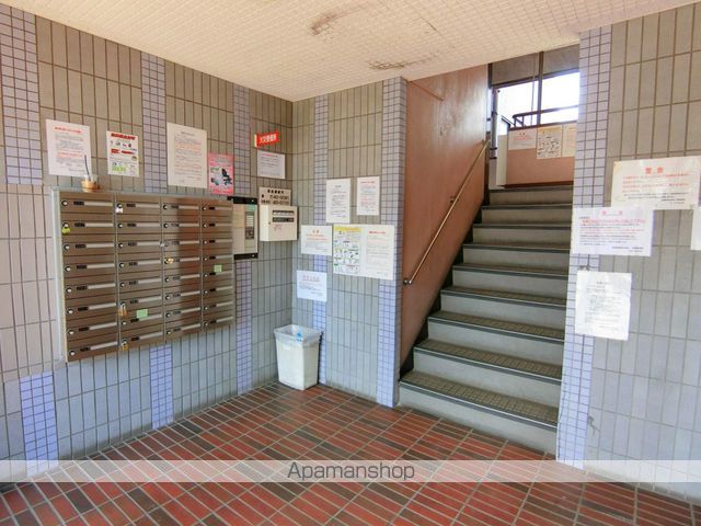 レオハイム春日山の玄関写真