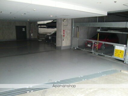 プレディアスタイル横濱沢渡[1R/29.63m2]の駐車場