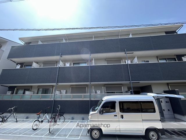 クレセント江坂の外観写真