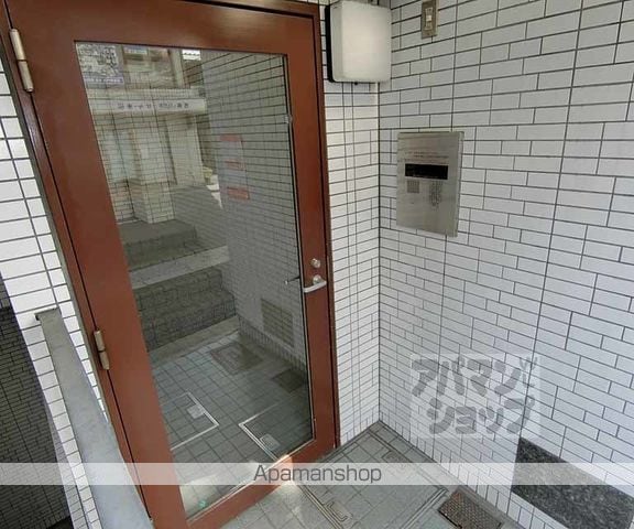 ホームズさいいんの玄関写真