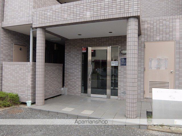 昭島コートエレガンスDの玄関写真