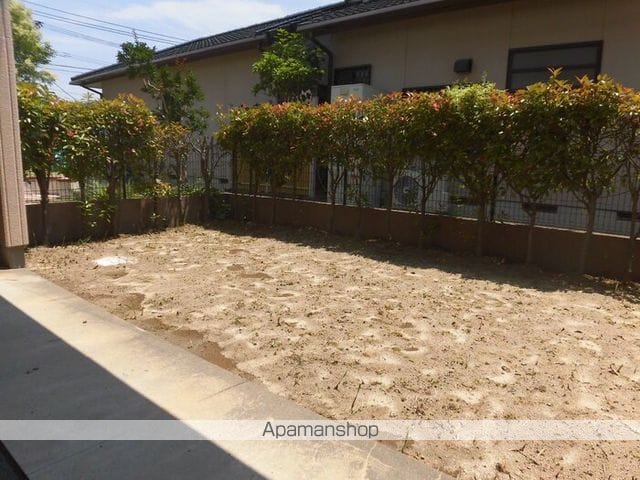 シティパラス蔵上の玄関写真