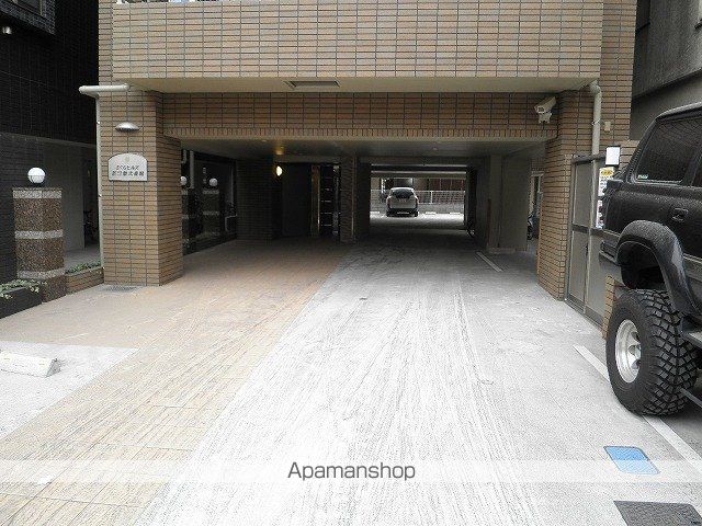 さくらヒルズ新屋敷弐番館の玄関写真