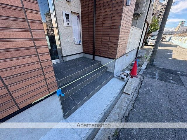 グランディオ鶴橋の玄関写真
