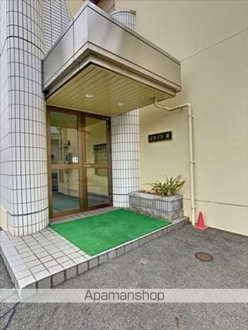 リエゾン原の玄関写真