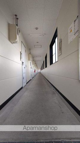 レオパレスダ ヴィンチの玄関写真