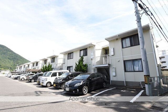 屋島ハイツ B棟の外観写真