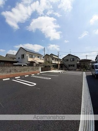 ボンヌーベル・Ｍ[1K/34.01m2]の駐車場3
