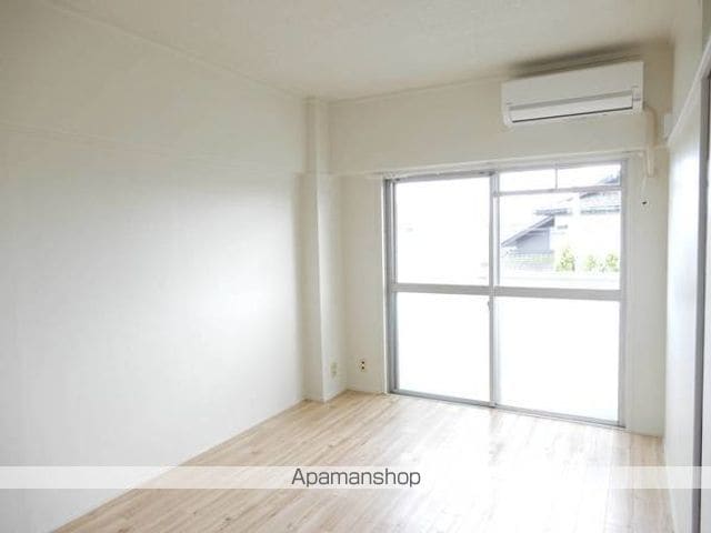 ビレッジハウス郭内1号棟の内装写真