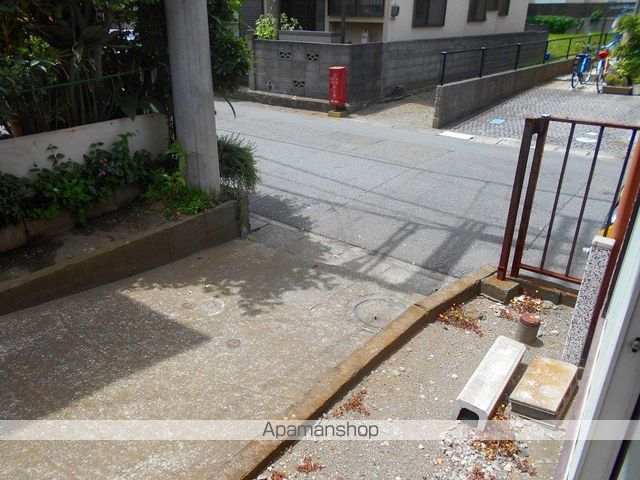 東海道本線 平塚駅 徒歩16分 2階建 築60年の玄関写真